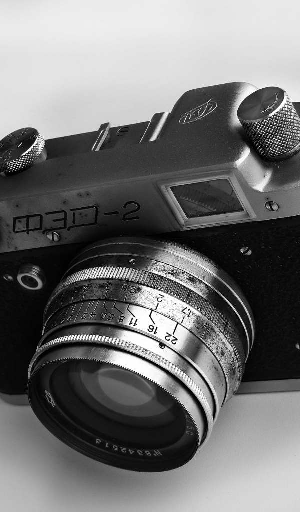 Старый фотоаппарат ФЭД 2