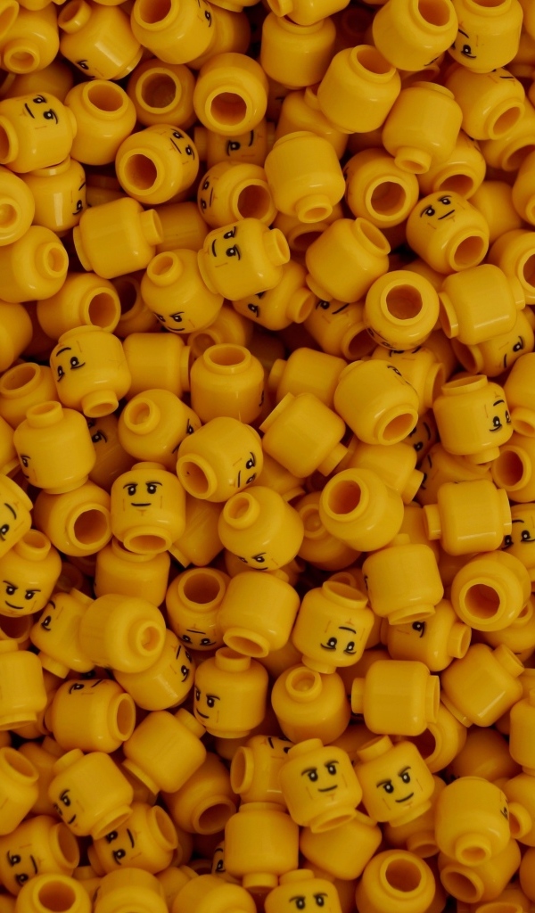 Маленькие желтые фигурки LEGO