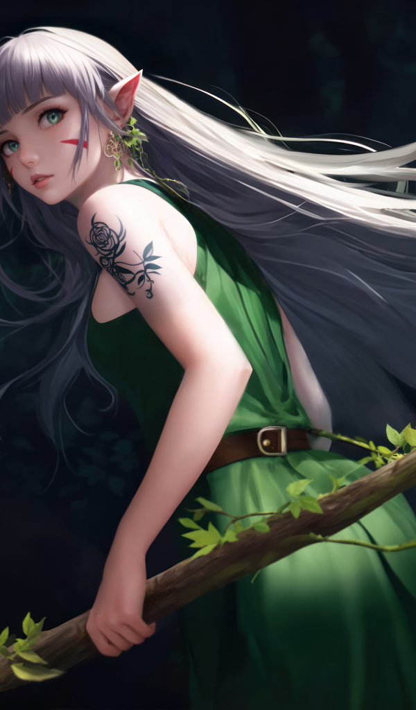 Фантастическая девушка эльф в лесу