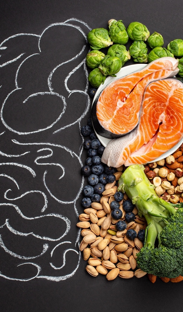 Орехи, рыба и овощи для правильной работы мозга человека