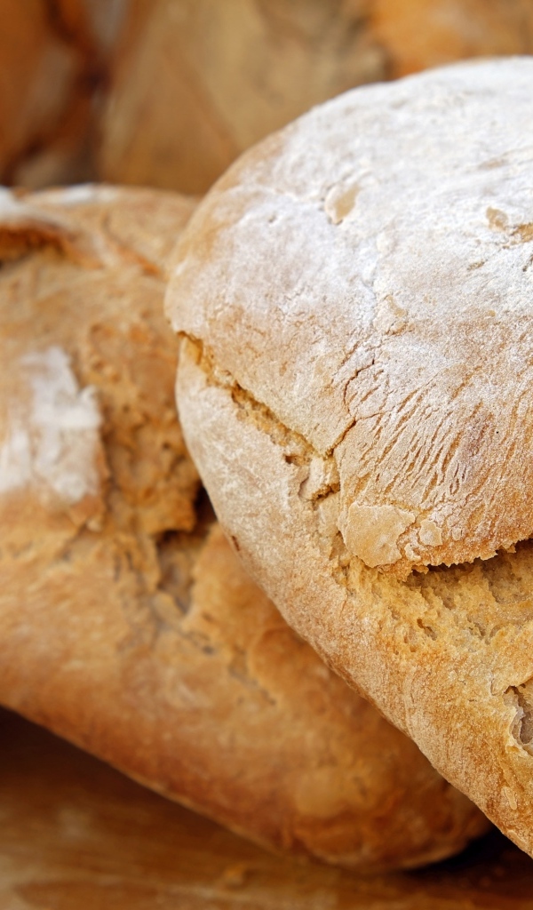 Свежий хлеб с хрустящей корочкой