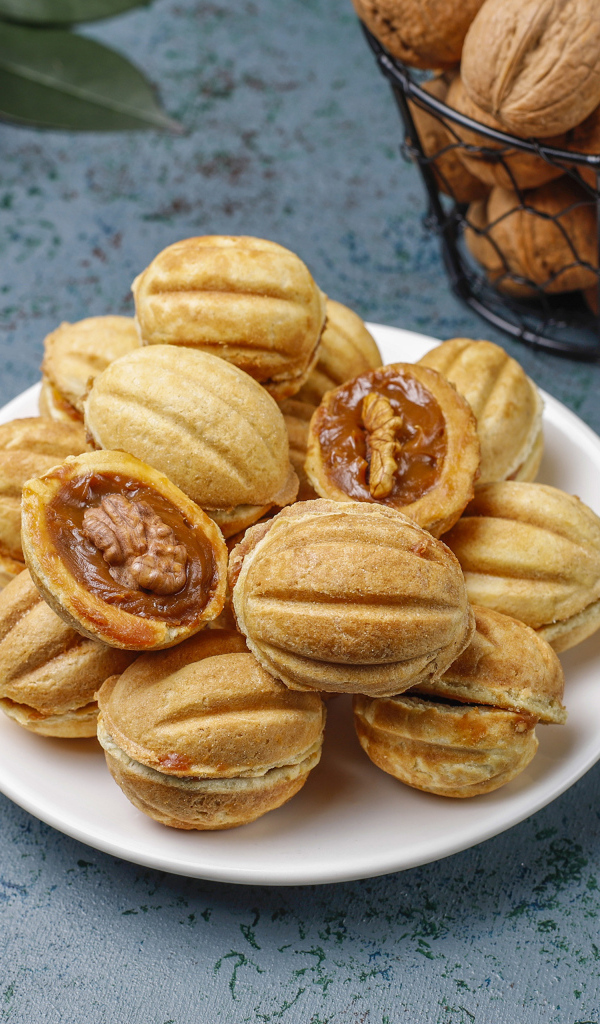 Печенье орешки со сгущенным молоком