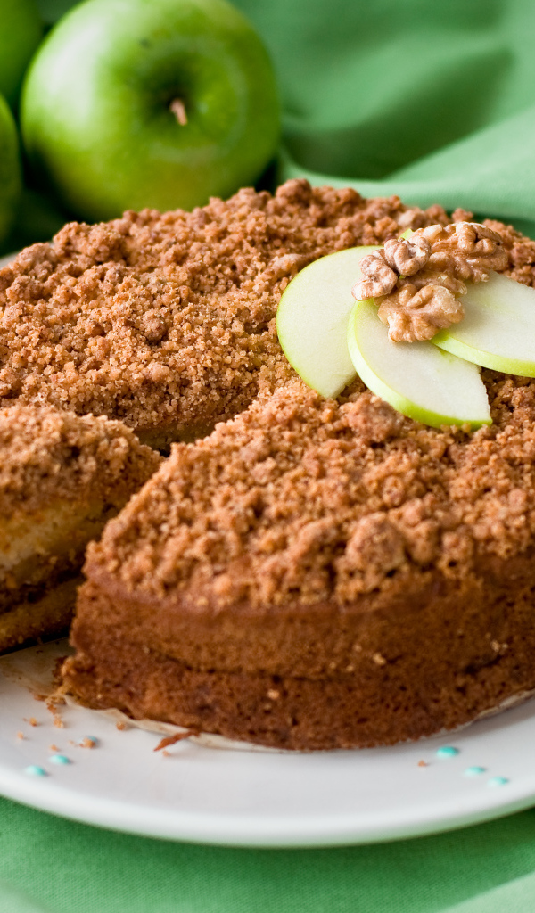 Вкусный пирог с кусочками яблока