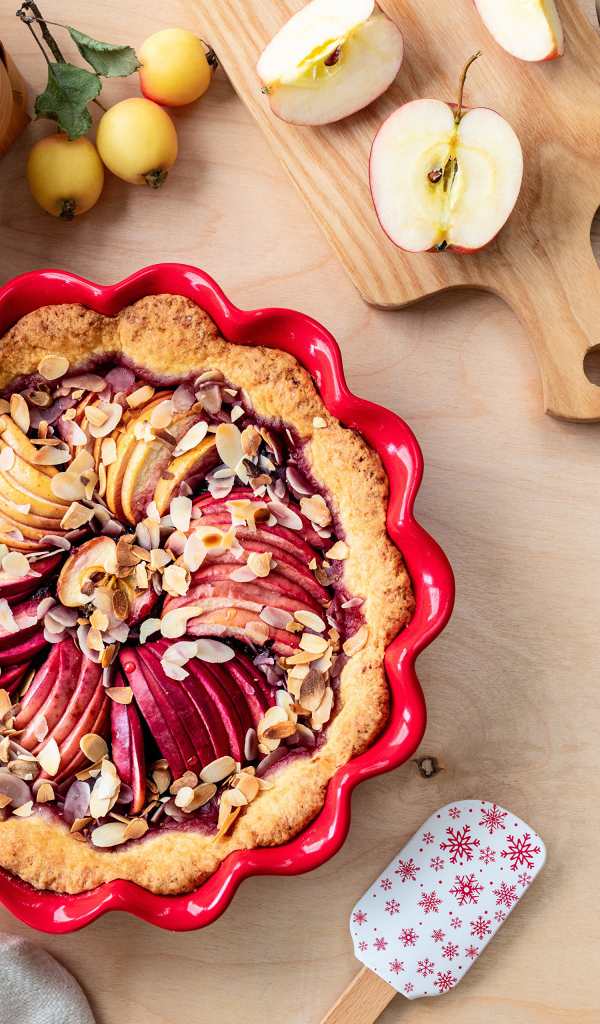 Вкусный пирог с яблоками в форме