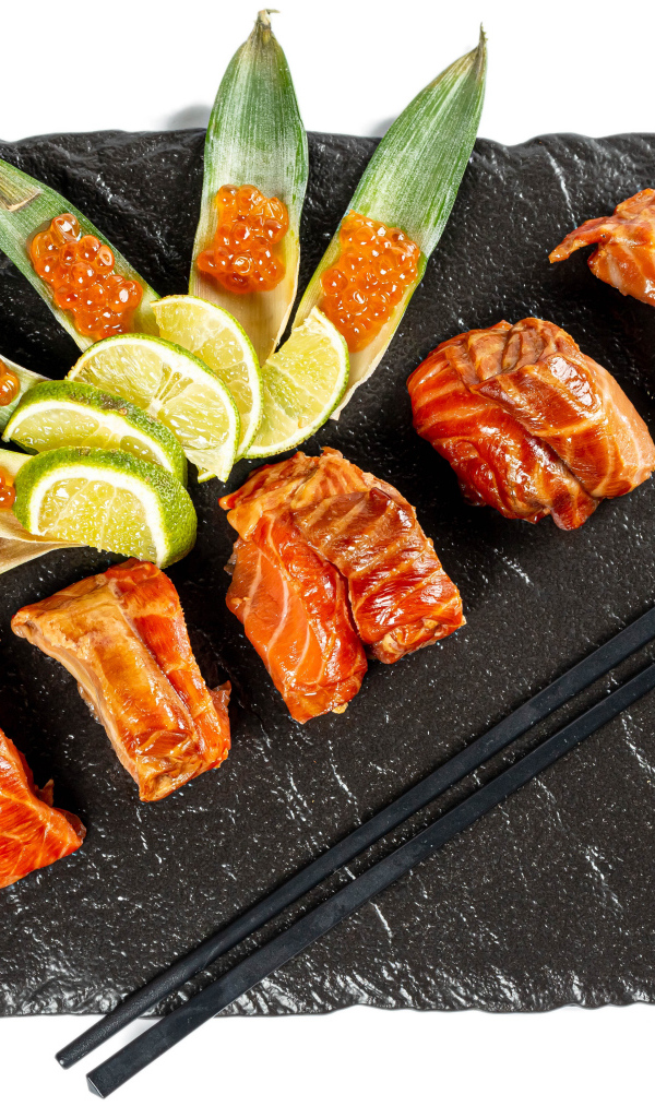 Рыба с лаймом и палочками