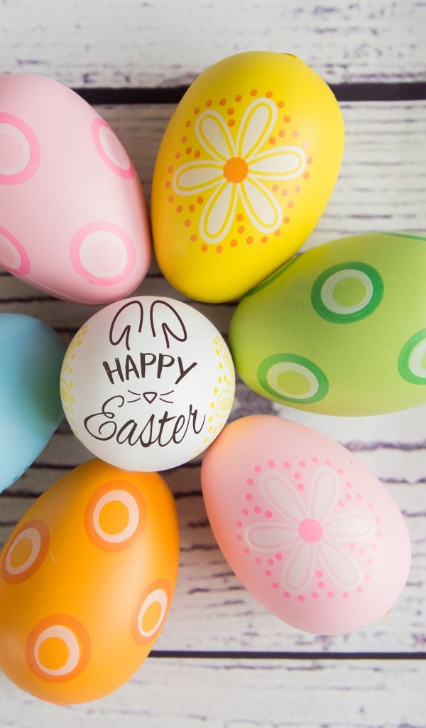 Разноцветные яйца с цветами на светлый праздник Пасха