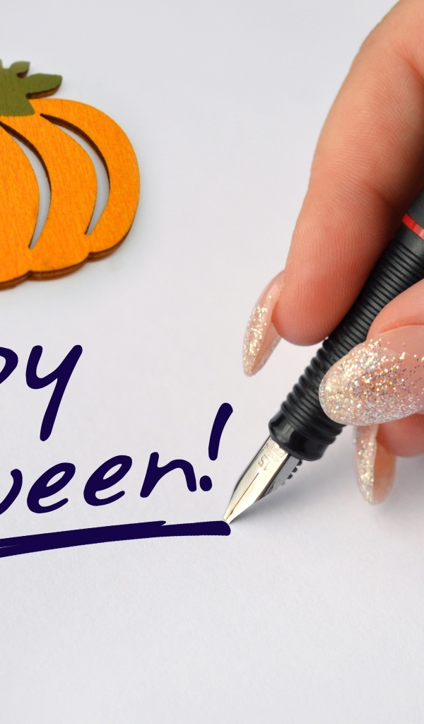 Ручка и надпись на Хэллоуин