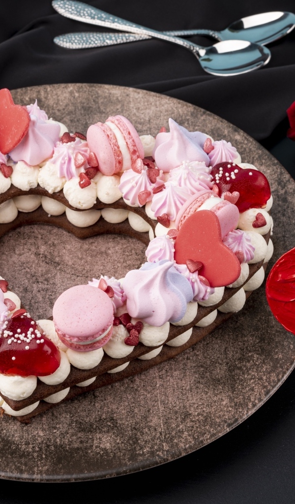 Торт в форме сердца для любимой на День Святого Валентина