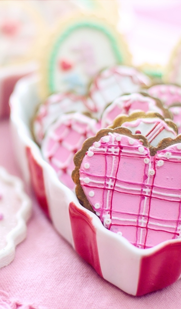 Коробка с печеньем в форме сердца