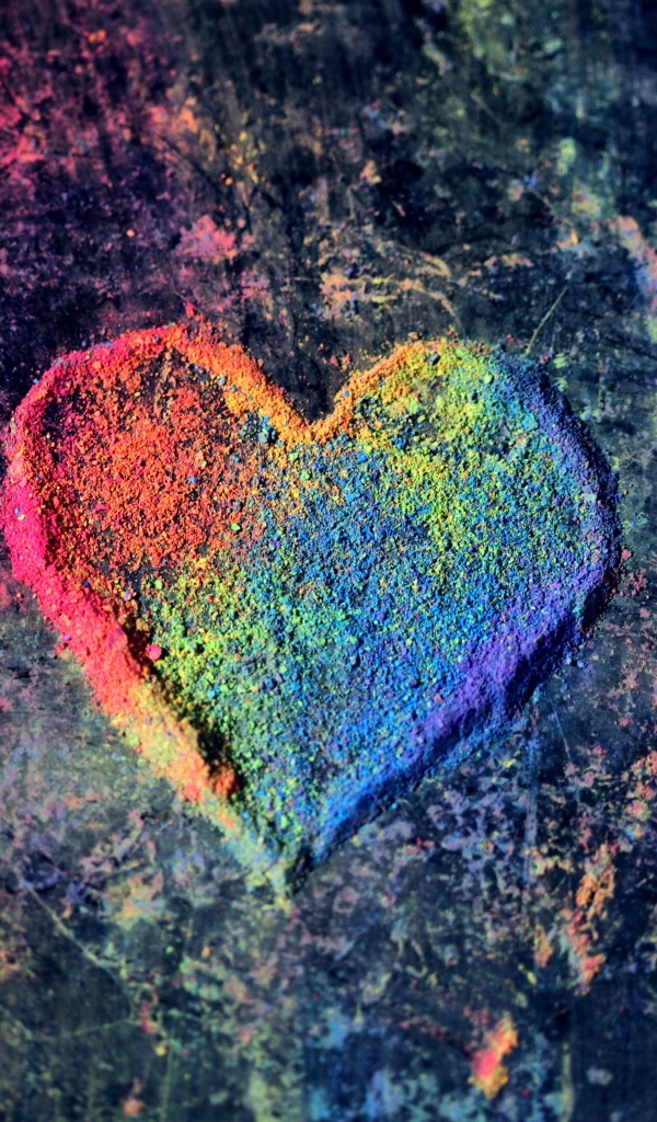Разноцветное сердце из порошковой краски