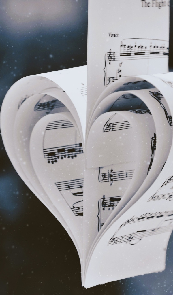Сердце из нотной тетради
