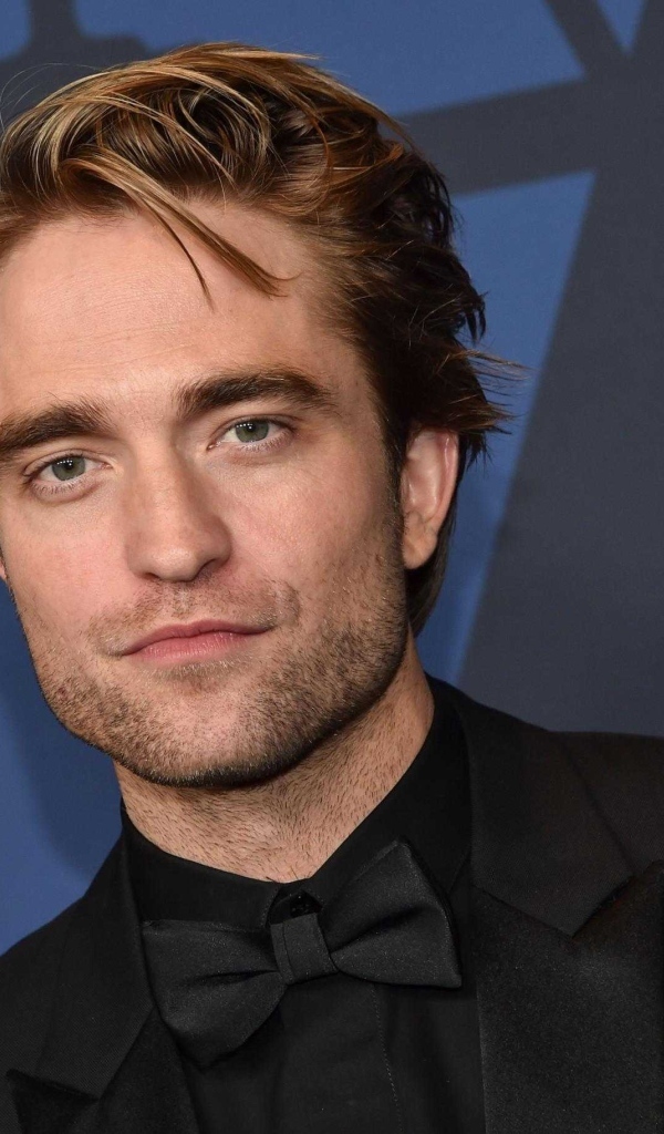 Стильный актер Роберт Паттинсон