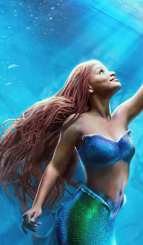 Ариэль в воде персонаж фильма Русалочка 2023