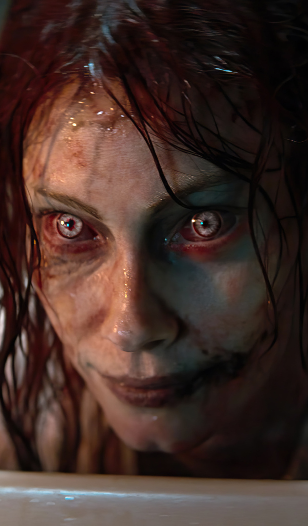 Девушка зомби из фильма Восстание зловещих мертвецов, 2023