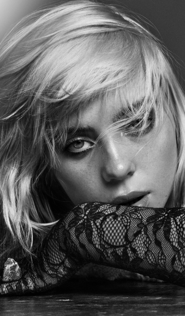 Черно-белое фото Билли Айлиш