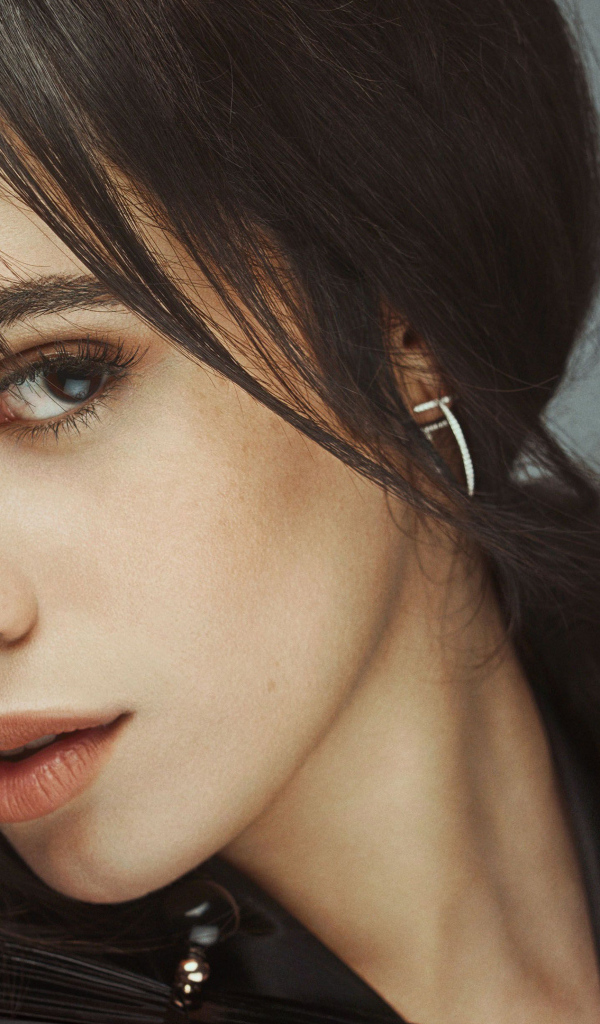 Кареглазая брюнетка певица Камила Кабельо