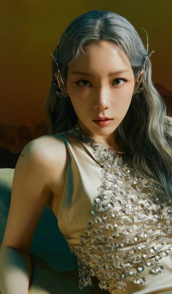 Корейская исполнительница Ким Тхэён