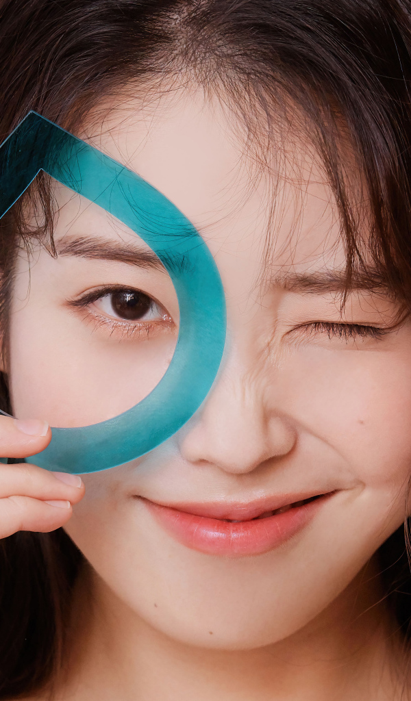 Милая девушка южнокорейская певица IU