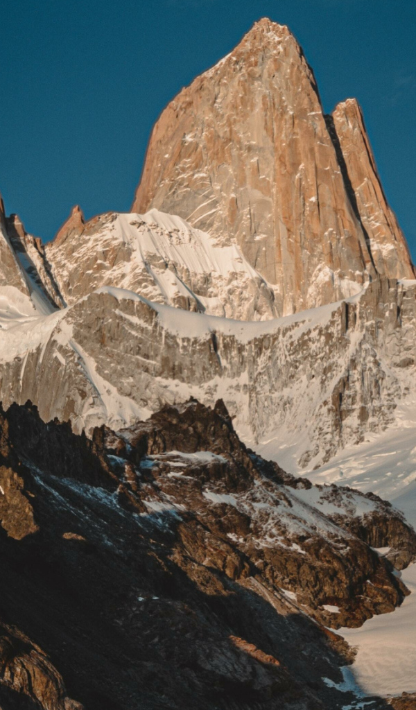 Заснеженные вершины Фицрой