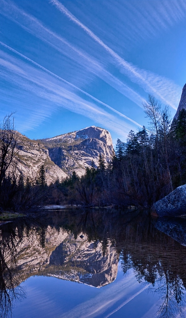 Озеро в национальном горном парке