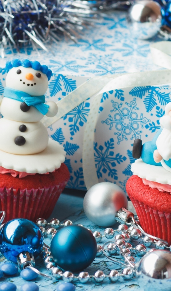 Красивые новогодние кексы с подарками и игрушками