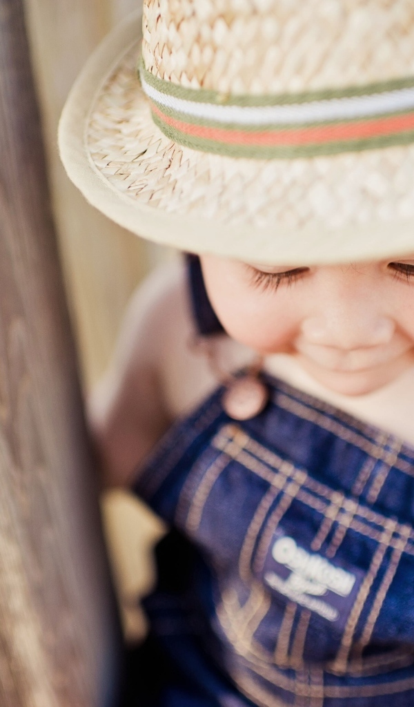 Мальчик в соломенной шляпе