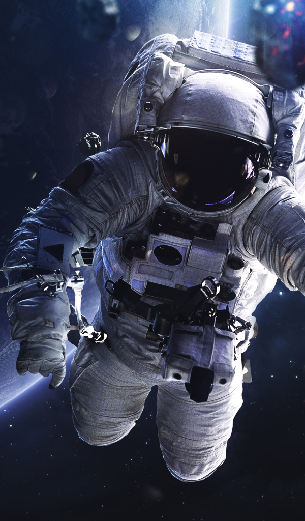 Астронавт попал в метеоритный дождь