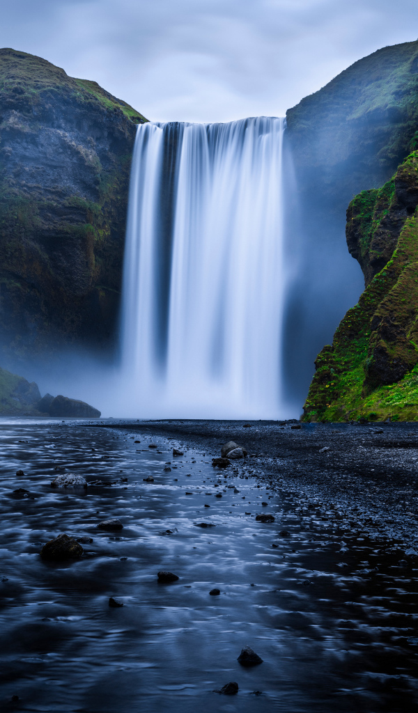 Красивый водопад Скоугафосс, Исландия