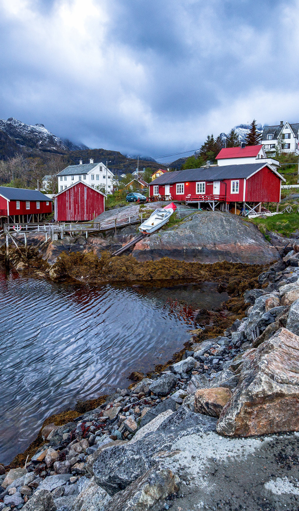 Дома на берегу залива, Лофотенские острова Норвегия