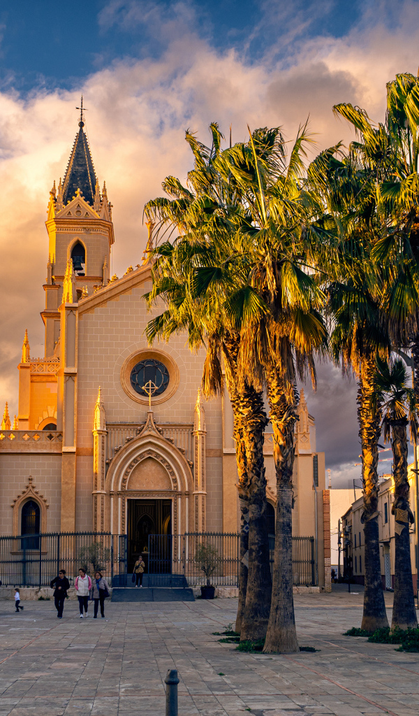 Старая церковь в городе Малага,  Испания