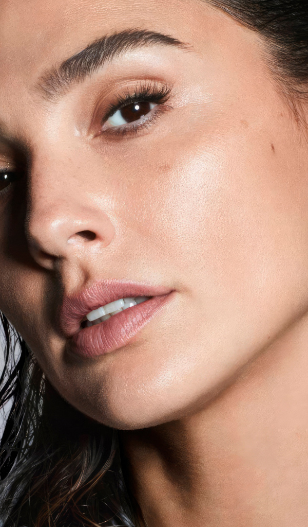 Актриса Галь Гадот лицо крупным планом