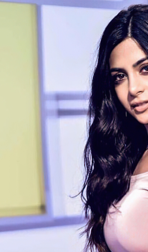 Американская актриса Эмерод Тубия