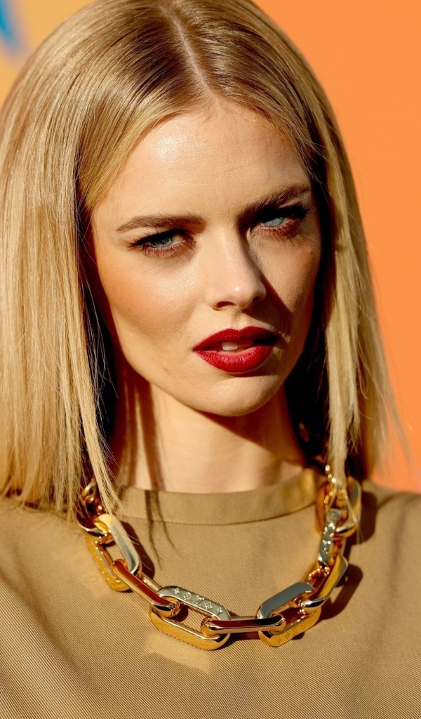 Австралийская актриса Самара Уивинг