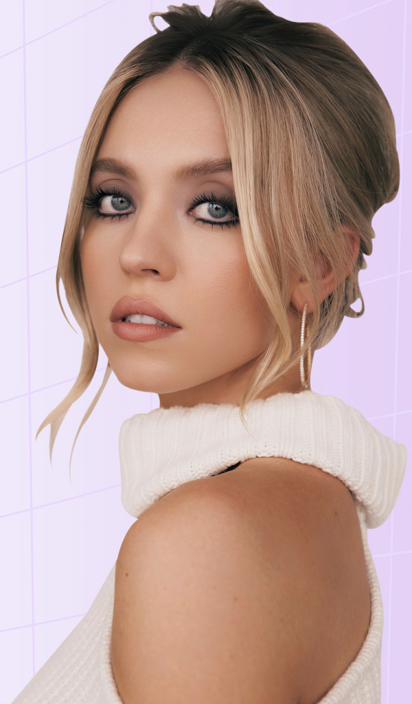 Красивая американская актриса Сидни Суини