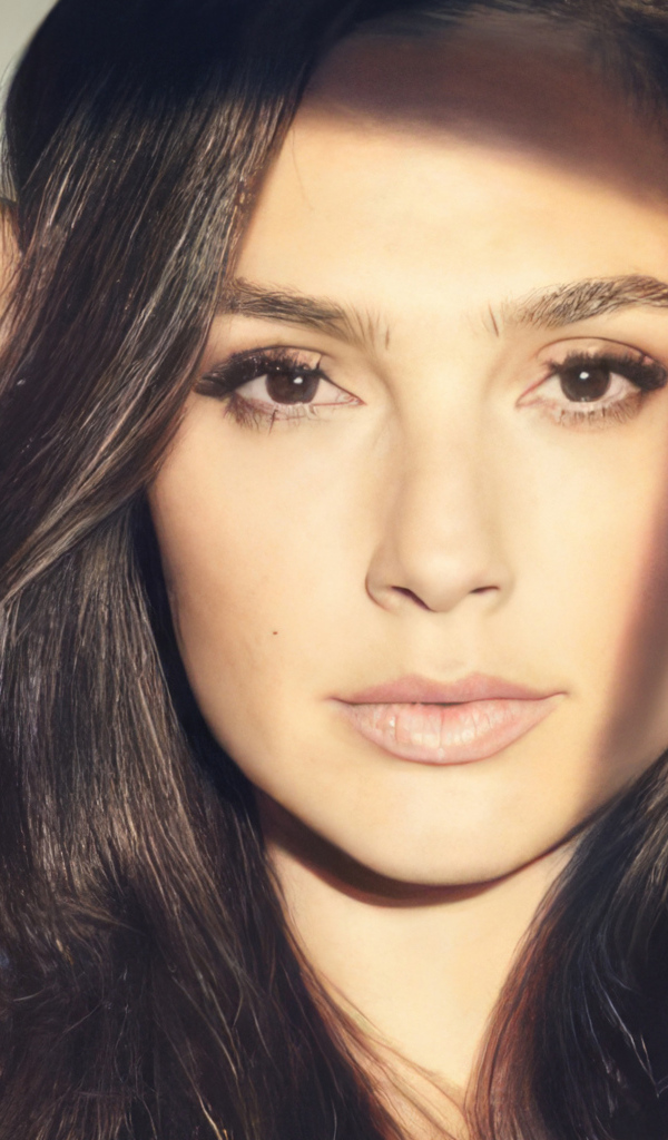 Красивые карие глаза актрисы Галь Гадот