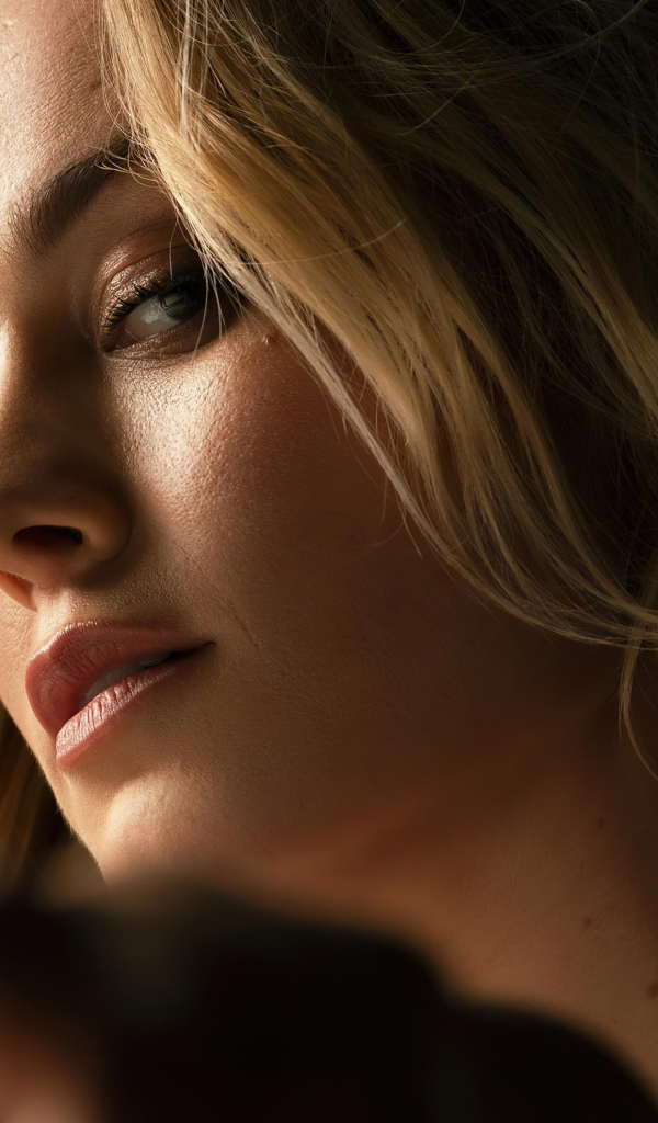 Лицо актрисы Бри Ларсон крупным планом