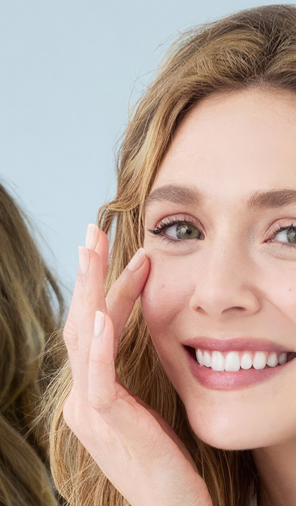 Нежная настоящая девушка актриса Элизабет Олсен