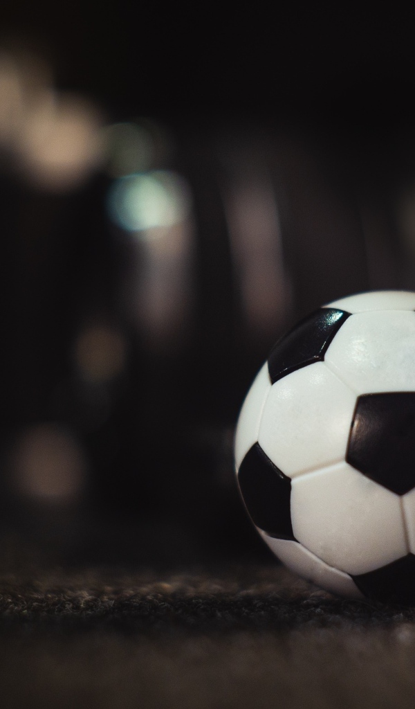 Футбольный мяч крупным планом