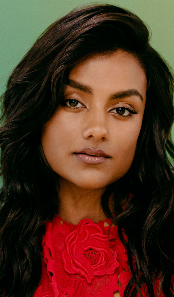 Молодая британская актриса Симон Эшли крупным планом