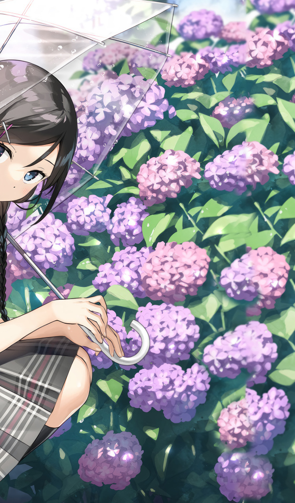 Милая девушка аниме с зонтом у кустов с цветами