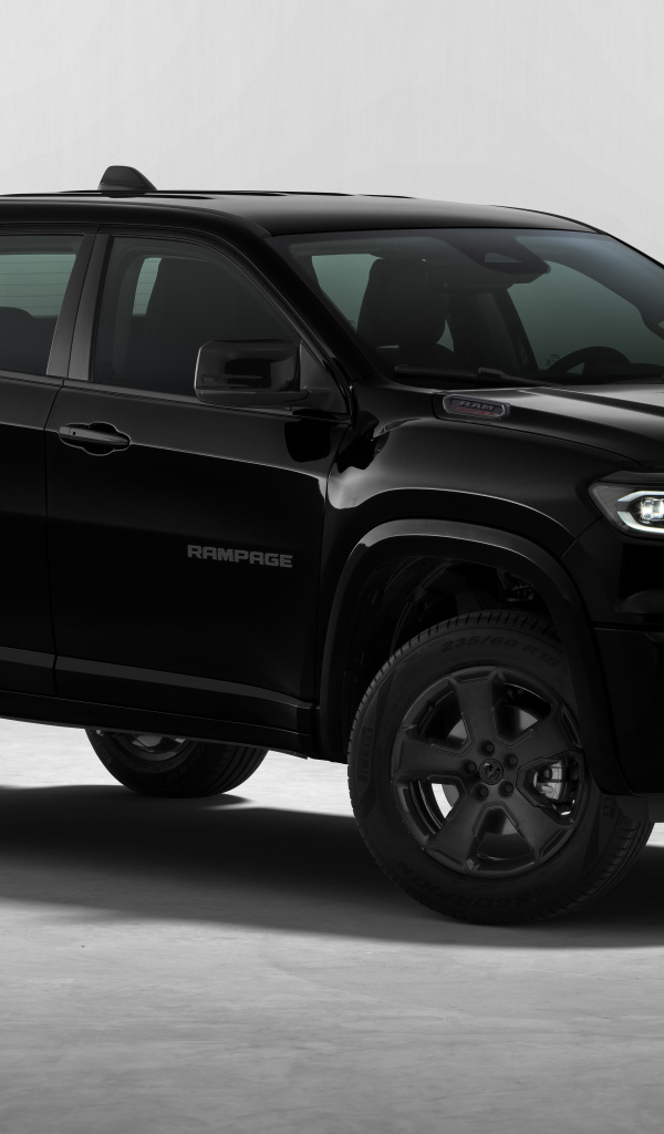 Большой автомобиль Ram Rampage Laramie Night Edition 2024 года