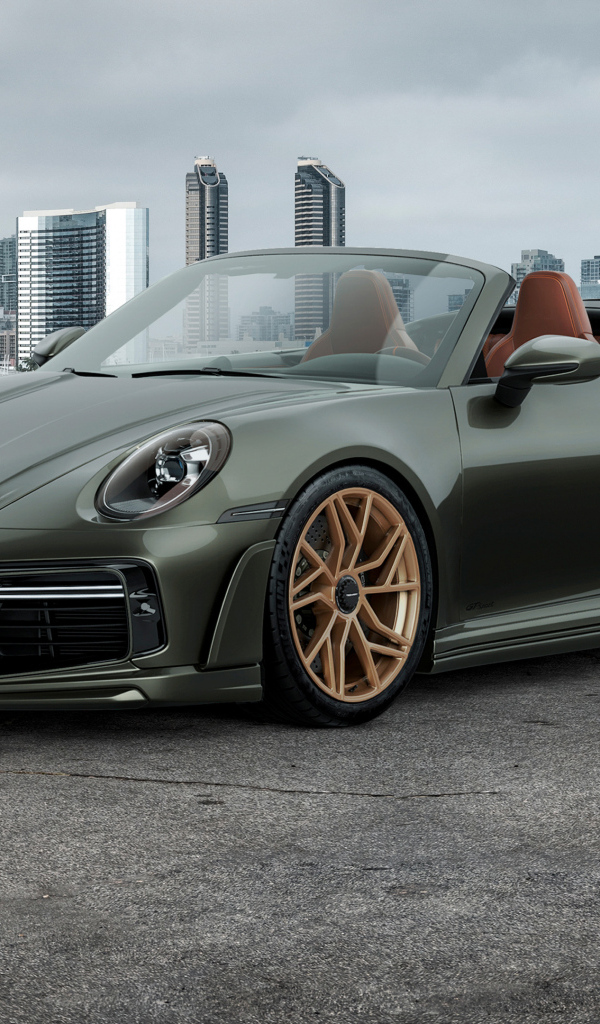 Вид спереди на автомобиль TechArt GTsport Cabrio 2024 года