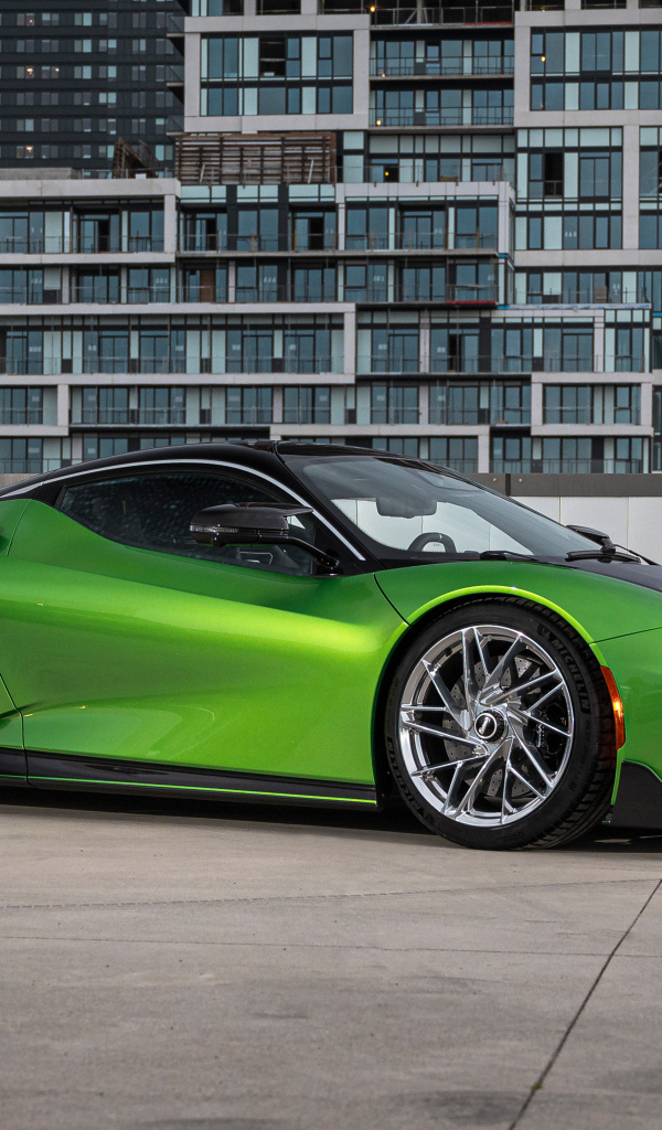 Зеленый автомобиль Pininfarina Battista Furiosa Package