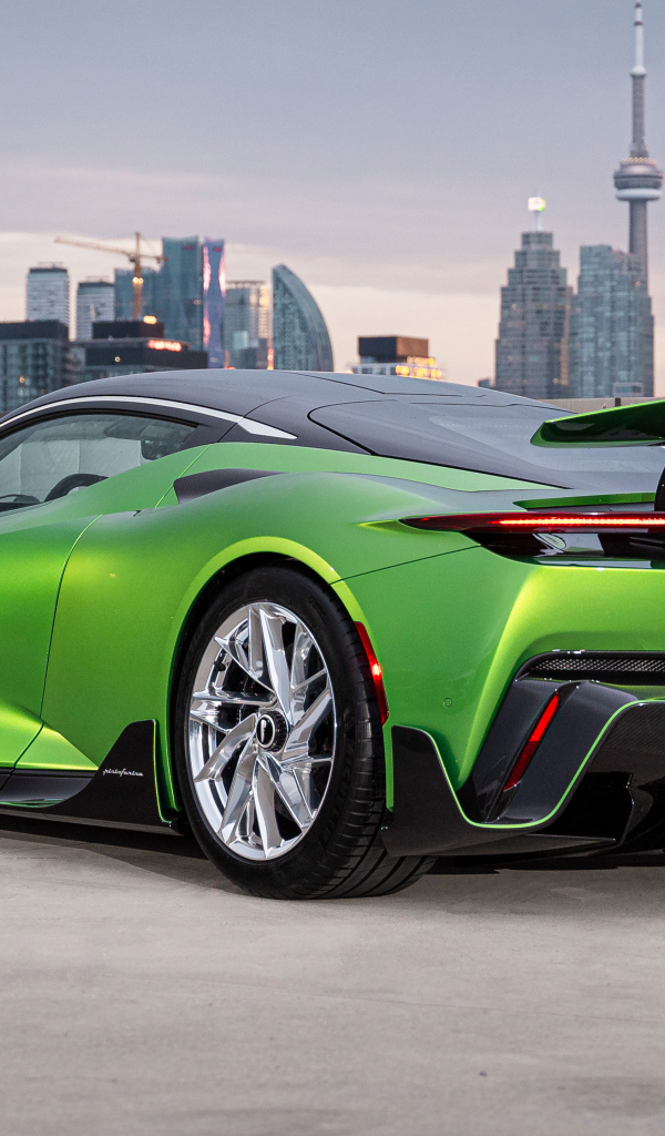 Зеленый автомобиль Pininfarina Battista Furiosa Package вид сзади