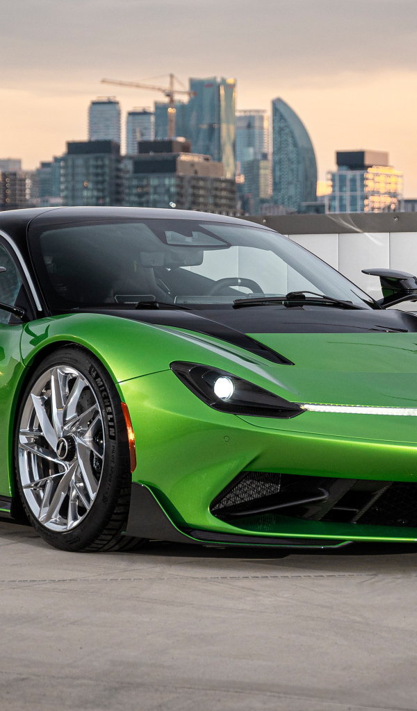 Зеленый быстрый автомобиль Pininfarina Battista Furiosa Package