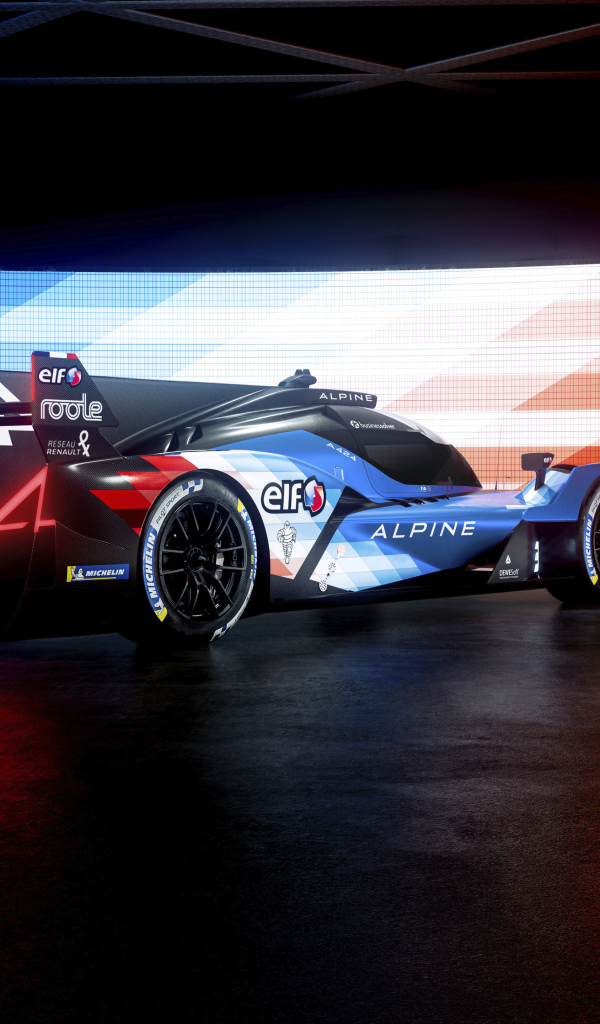 Вид сзади на гоночный автомобиль Alpine A424 2024 года