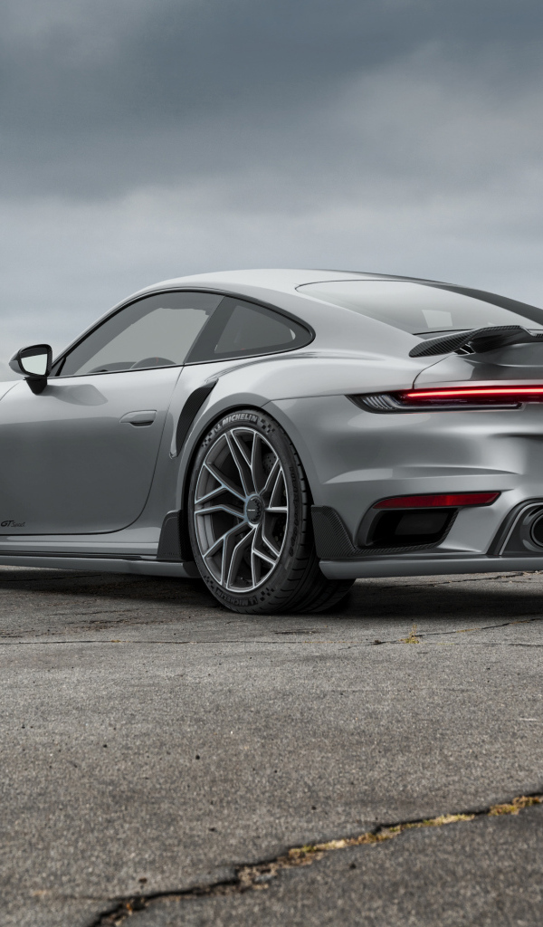 Вид сзади на автомобиль TechArt GTsport 2024 года