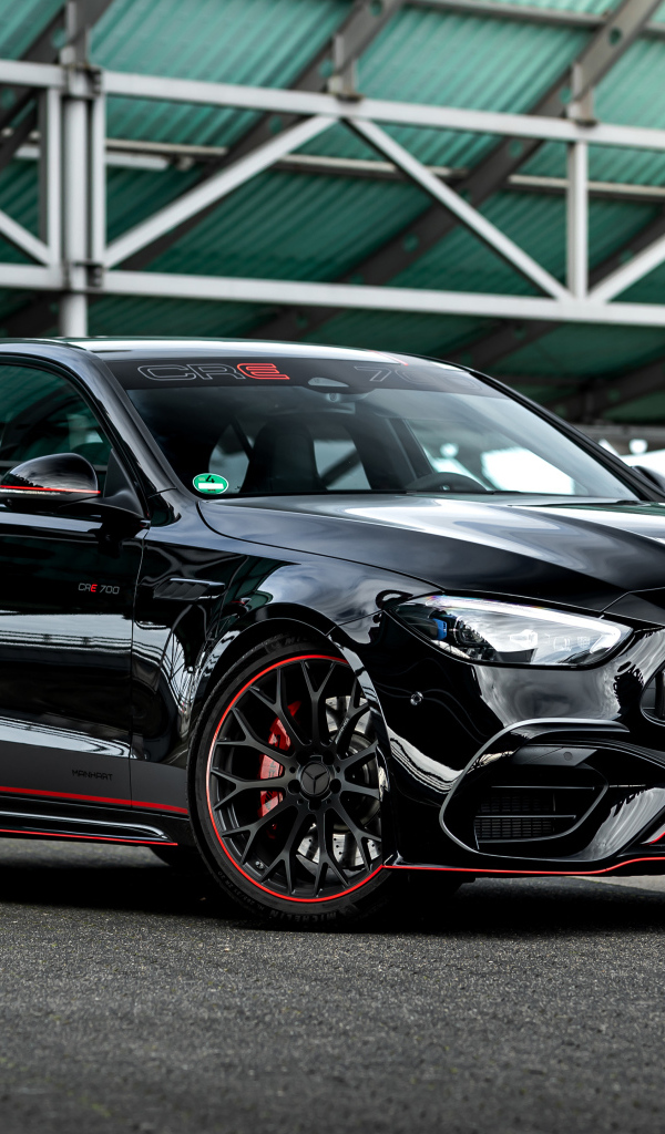 Стильный черный автомобиль Manhart CRE 700 2024 года