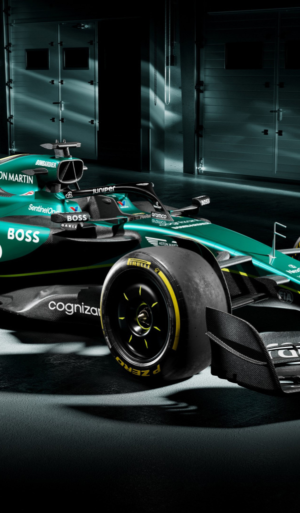Большой гоночный автомобиль Aston Martin AMR24 2024 года