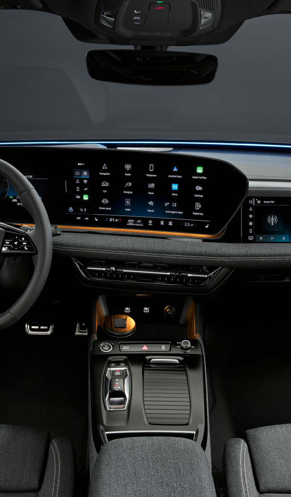 Черный салон автомобиля Audi A6 Sportback e-tron performance 2024 года